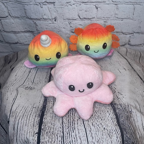 Teeturtle Other - 2 FOR $10 TeeTurtle reversible happy/mad octopus plushie pink